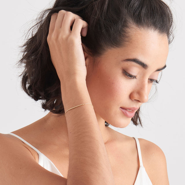 Modern multiple balls bracelet gold