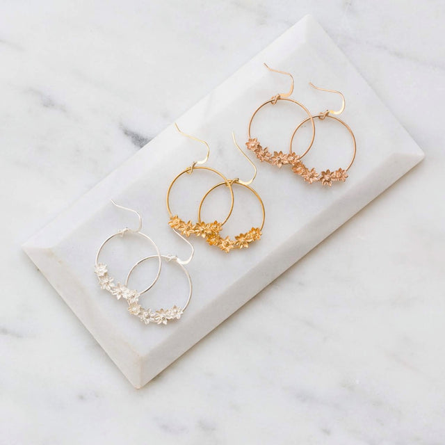 Flower hoops gold